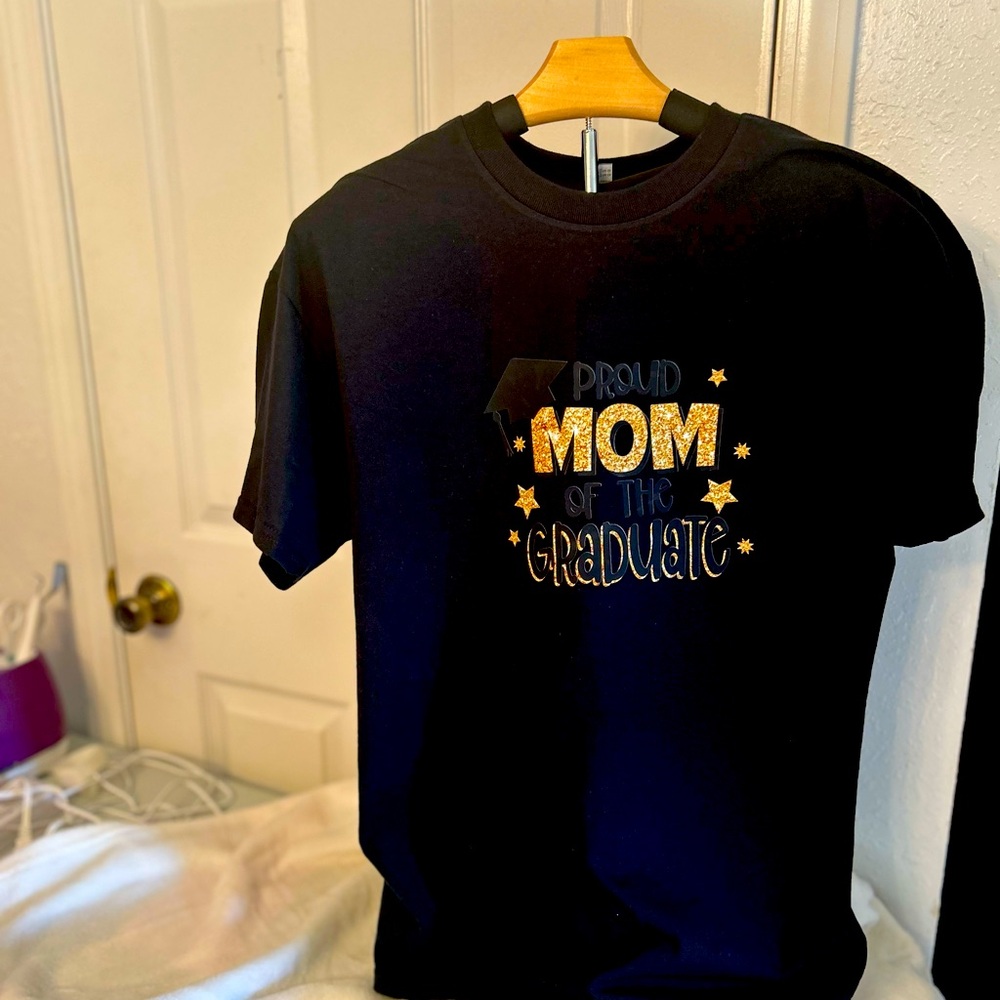Gildan tshirt with saying